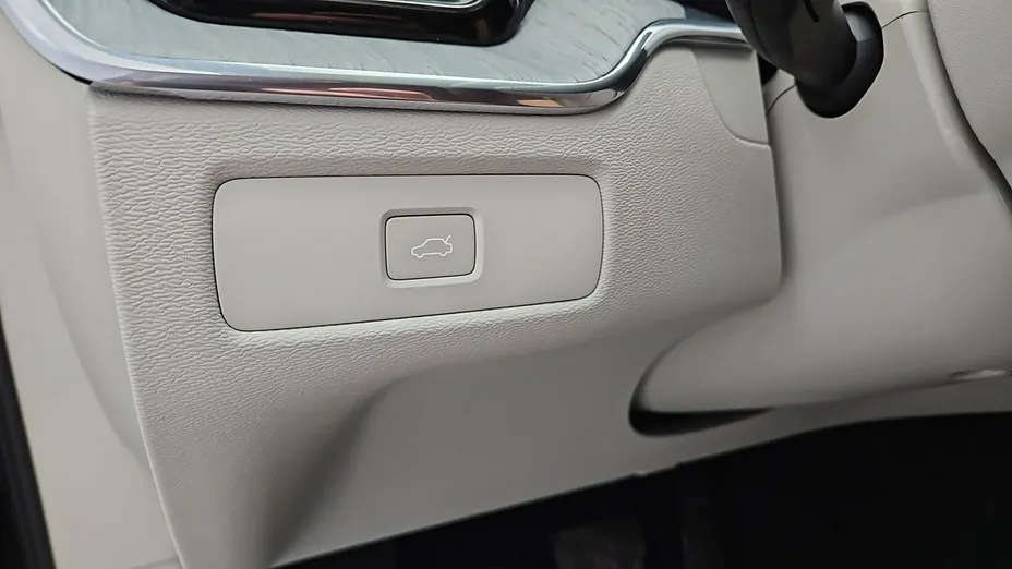 VOLVO XC60 -