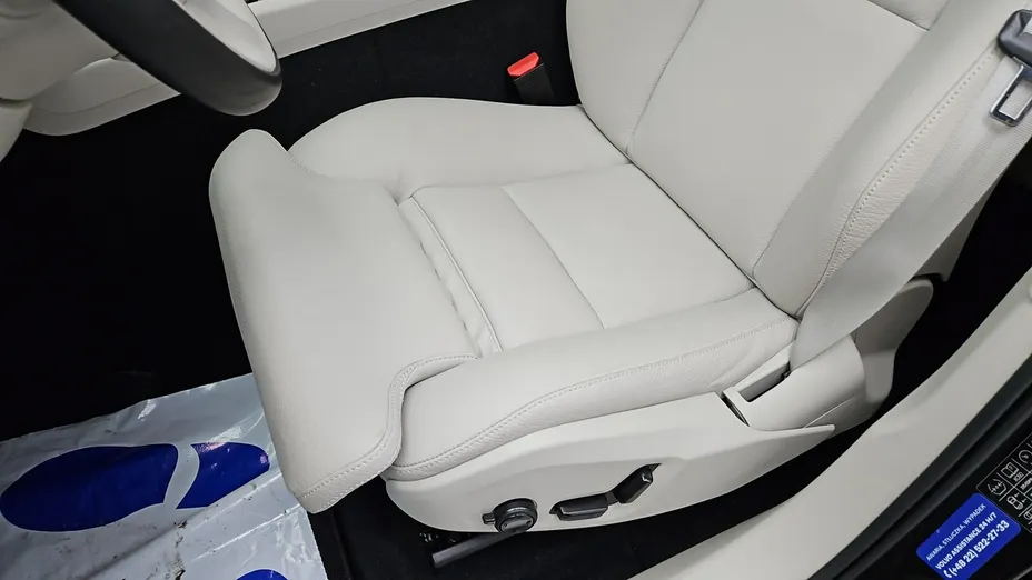 VOLVO XC60 -