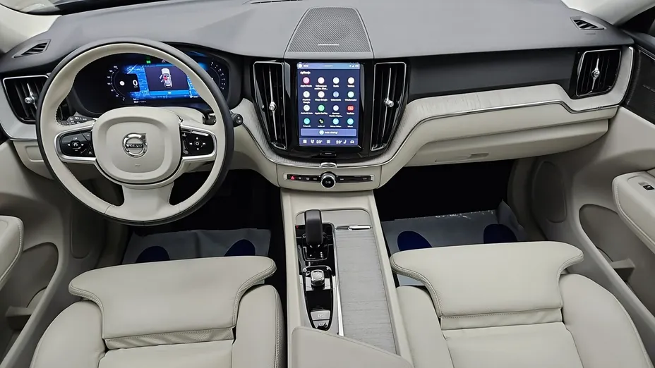 VOLVO XC60 -