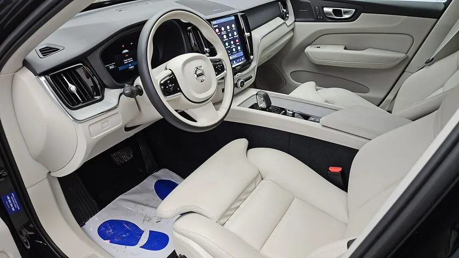 VOLVO XC60 -