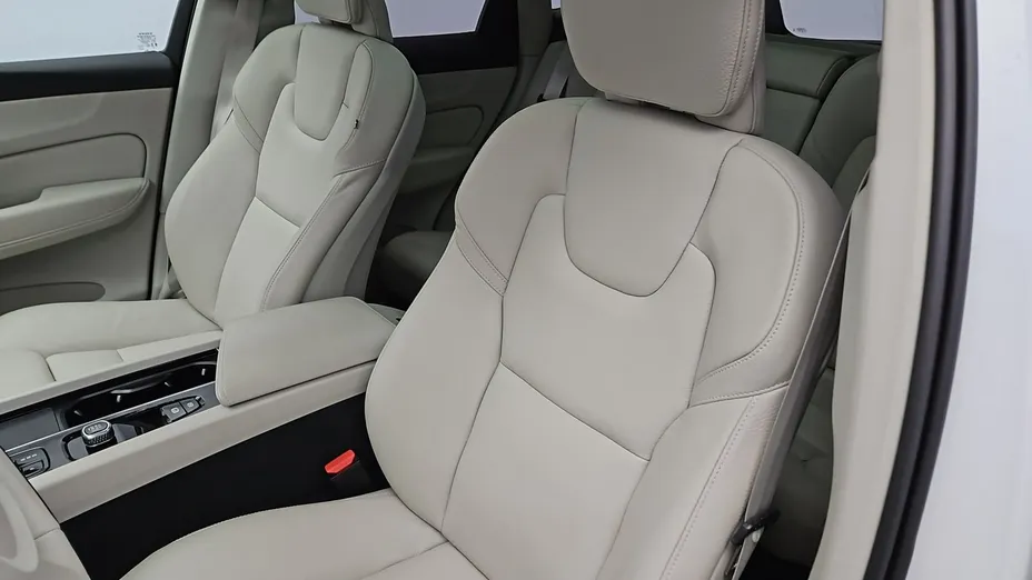 VOLVO XC60 -