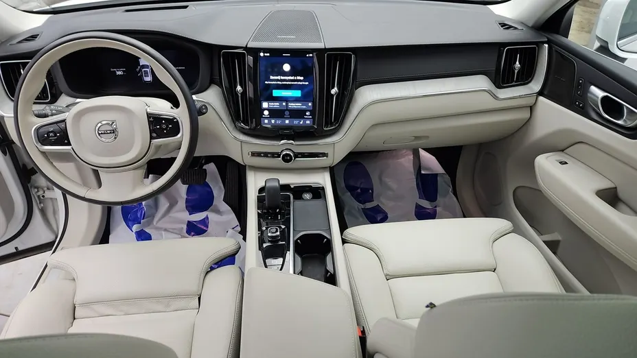 VOLVO XC60 -