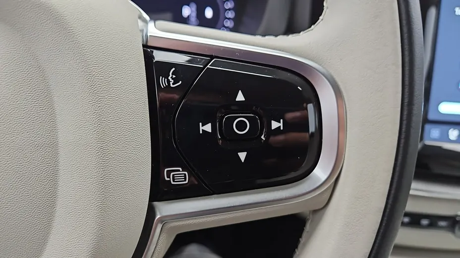 VOLVO XC60 -