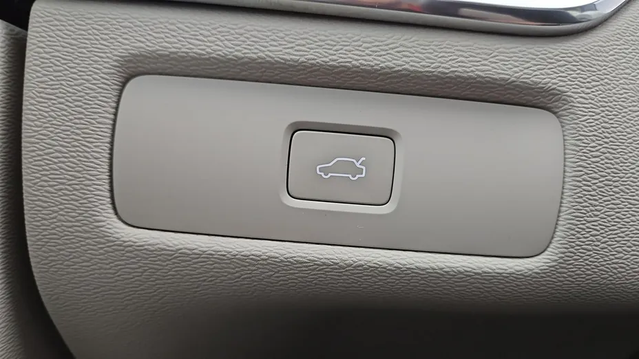 VOLVO XC60 -