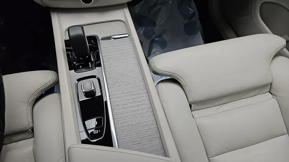 VOLVO XC60 -