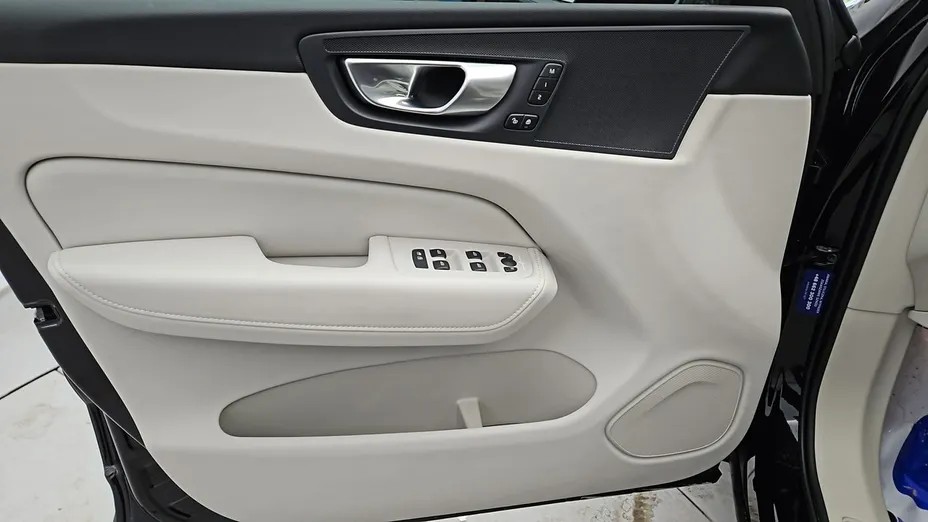 VOLVO XC60 -