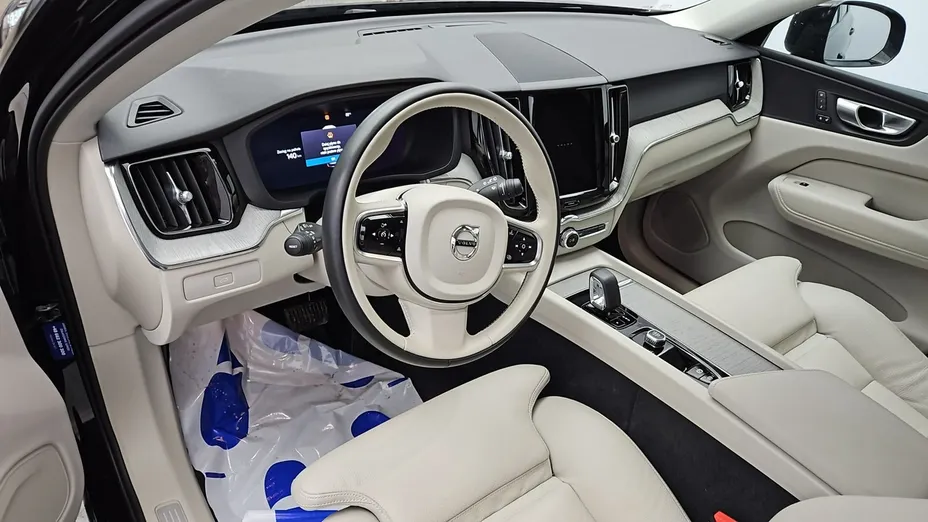 VOLVO XC60 -
