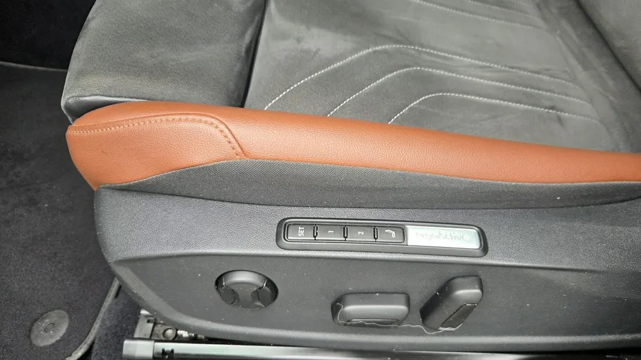 VOLKSWAGEN ID.5 -