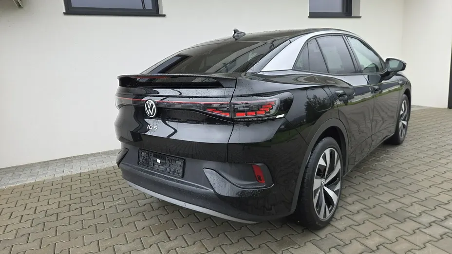 VOLKSWAGEN ID.5 -