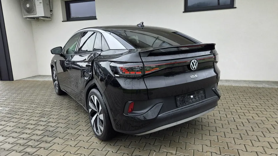 VOLKSWAGEN ID.5 -