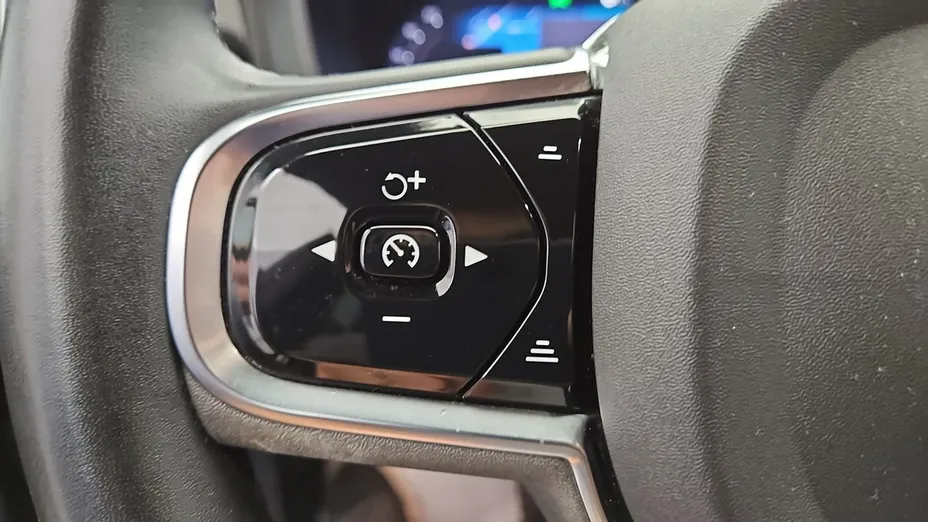 VOLVO XC60 -