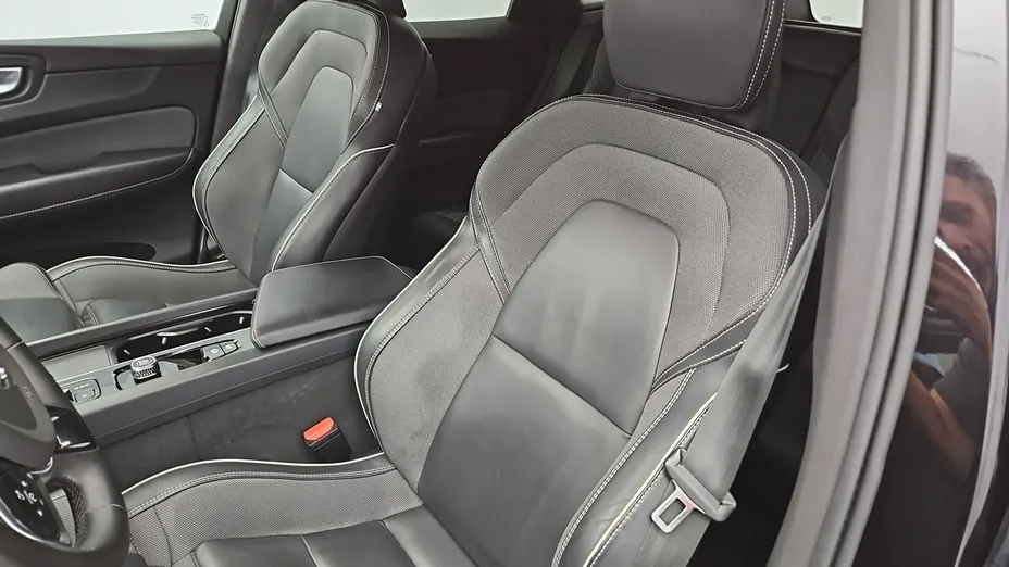 VOLVO XC60 -