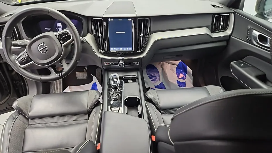 VOLVO XC60 -