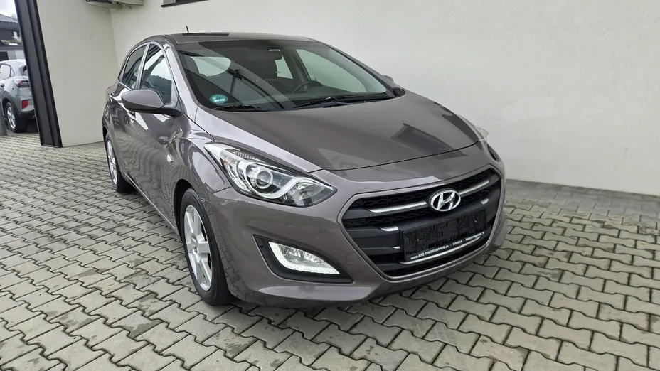 HYUNDAI i30 -