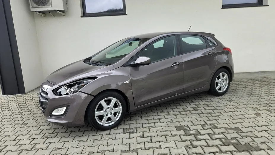 HYUNDAI i30 -
