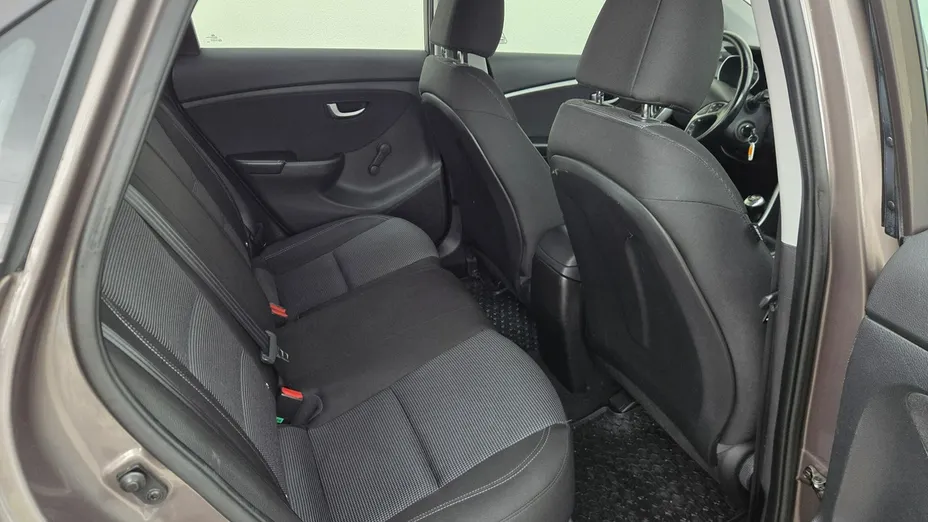 HYUNDAI i30 -