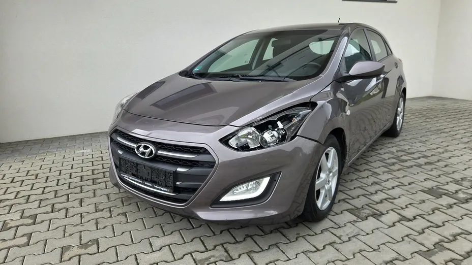 HYUNDAI i30 -