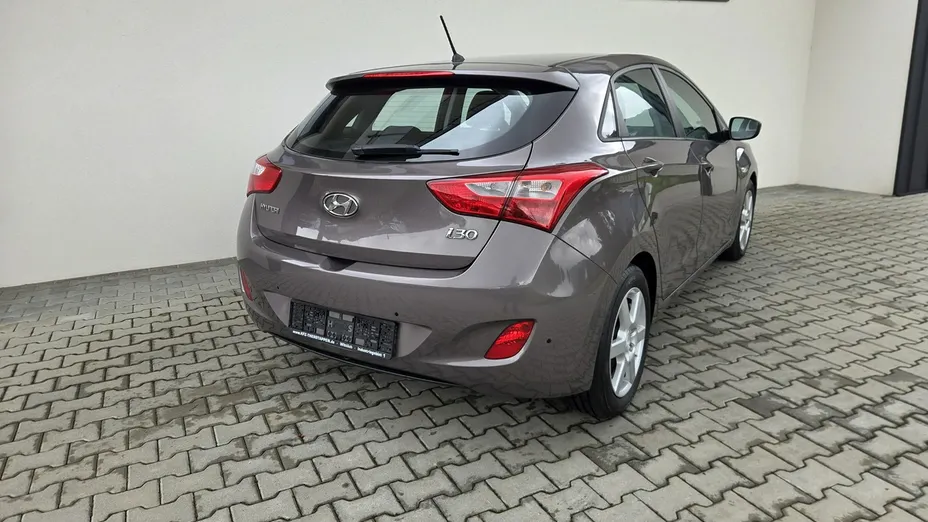 HYUNDAI i30 -