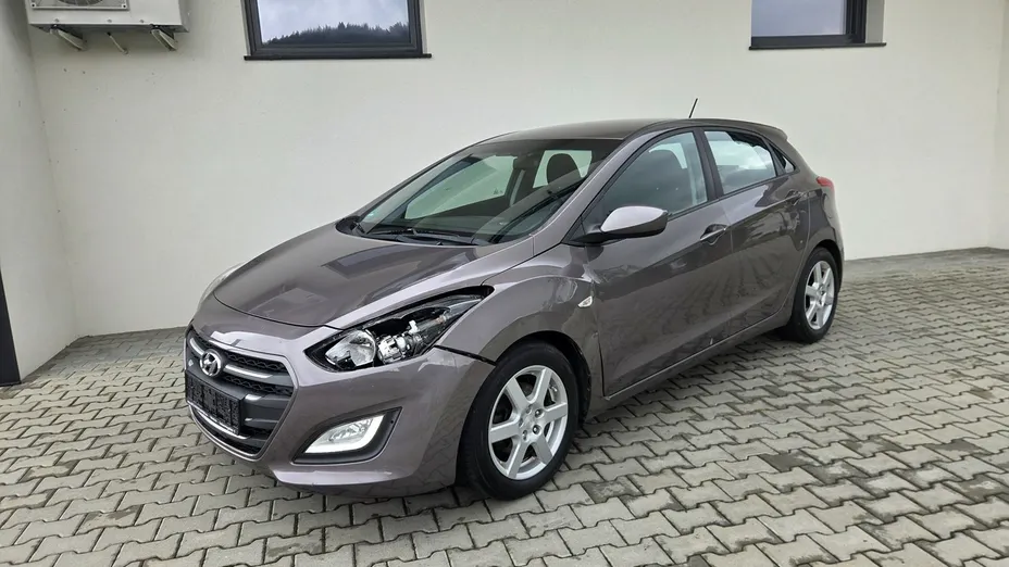 HYUNDAI i30 -