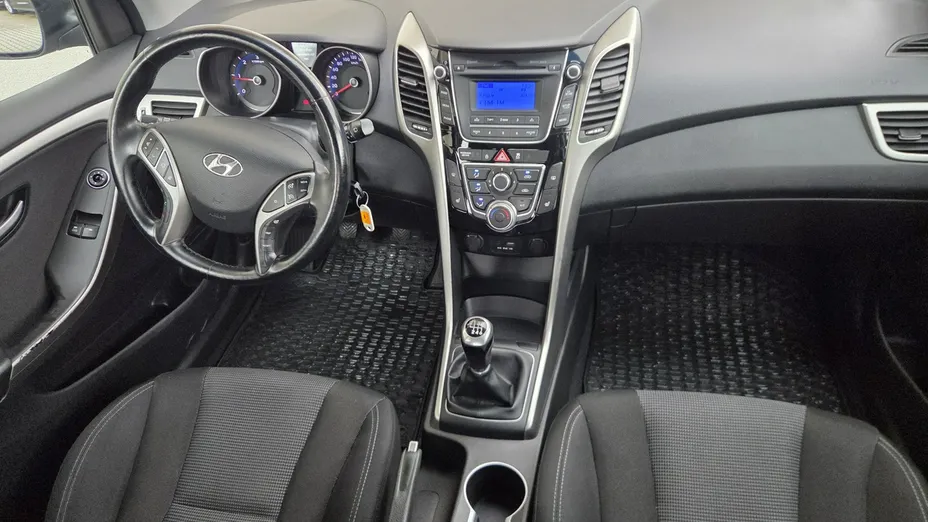 HYUNDAI i30 -