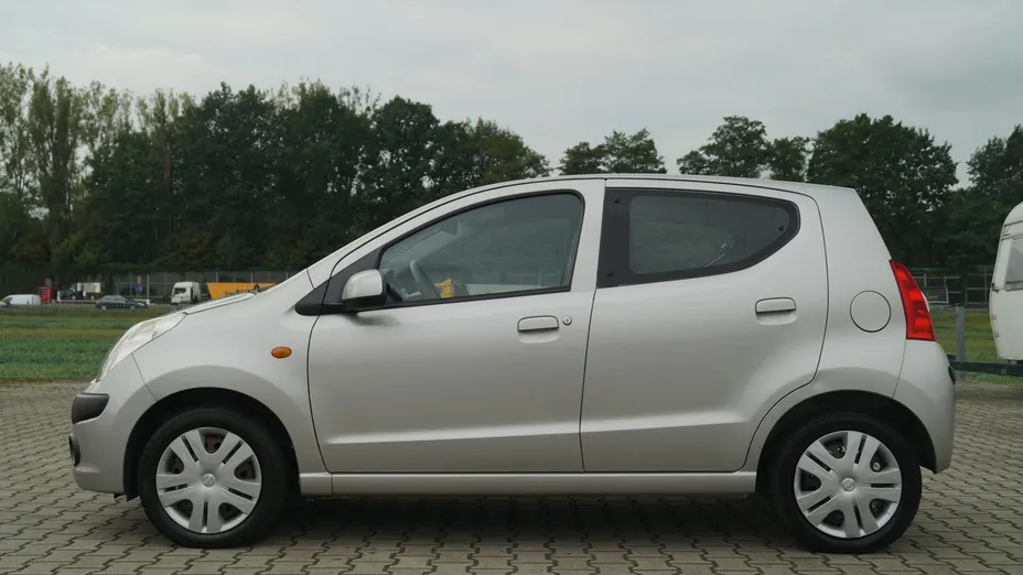 NISSAN Pixo -