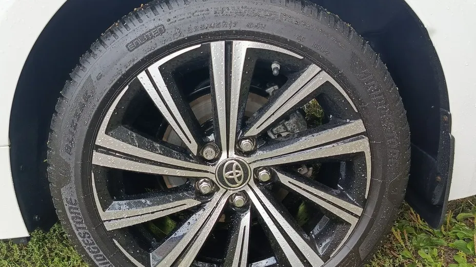 TOYOTA Corolla -