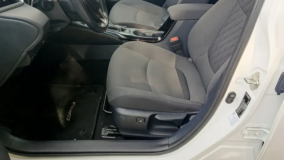 TOYOTA Corolla -