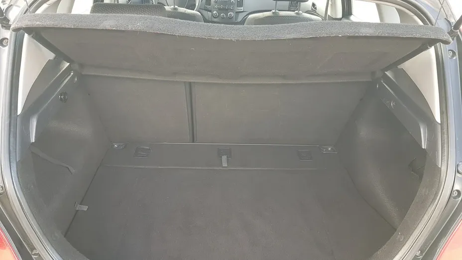 HYUNDAI i30 -