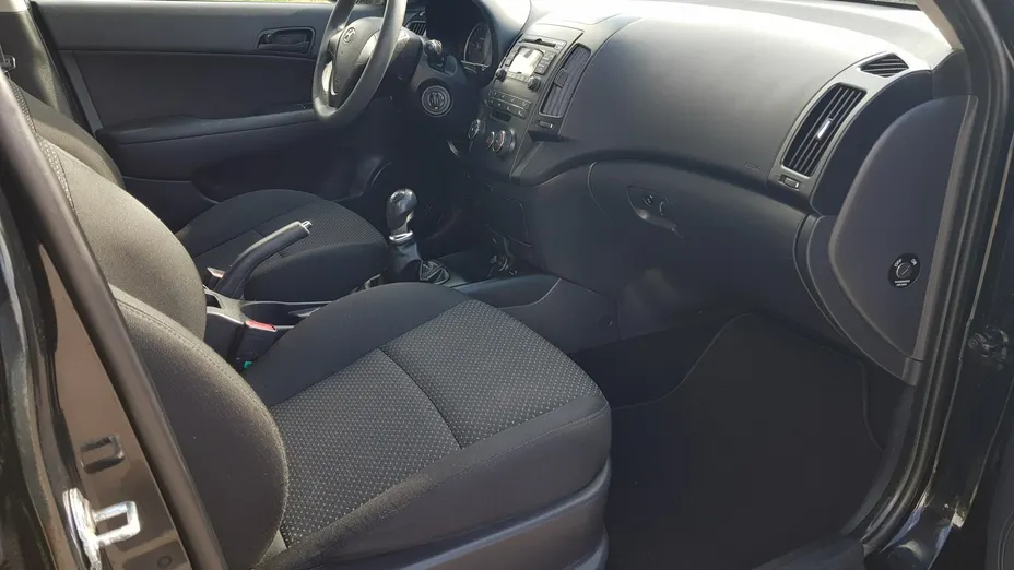 HYUNDAI i30 -