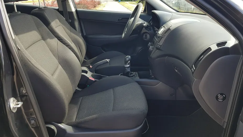 HYUNDAI i30 -