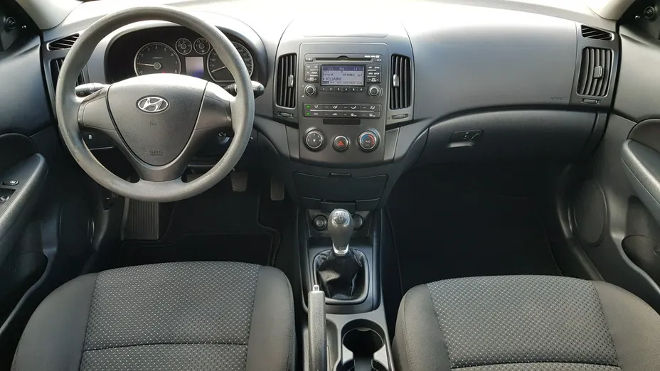 HYUNDAI i30 -
