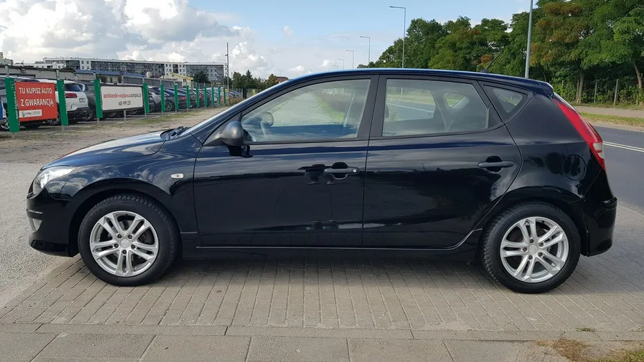 HYUNDAI i30 -