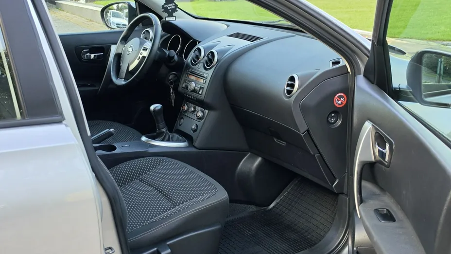 NISSAN Qashqai -