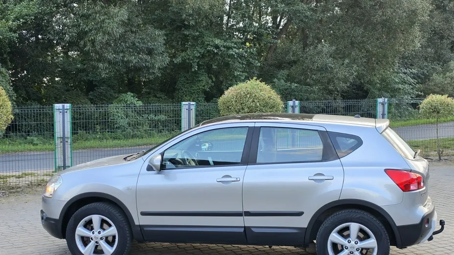 NISSAN Qashqai -