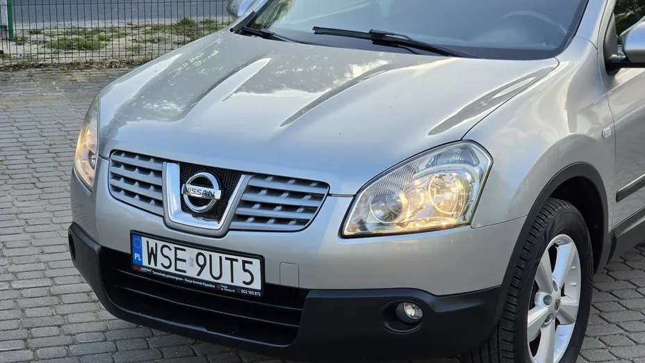 NISSAN Qashqai -