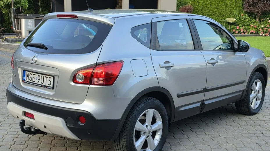 NISSAN Qashqai -