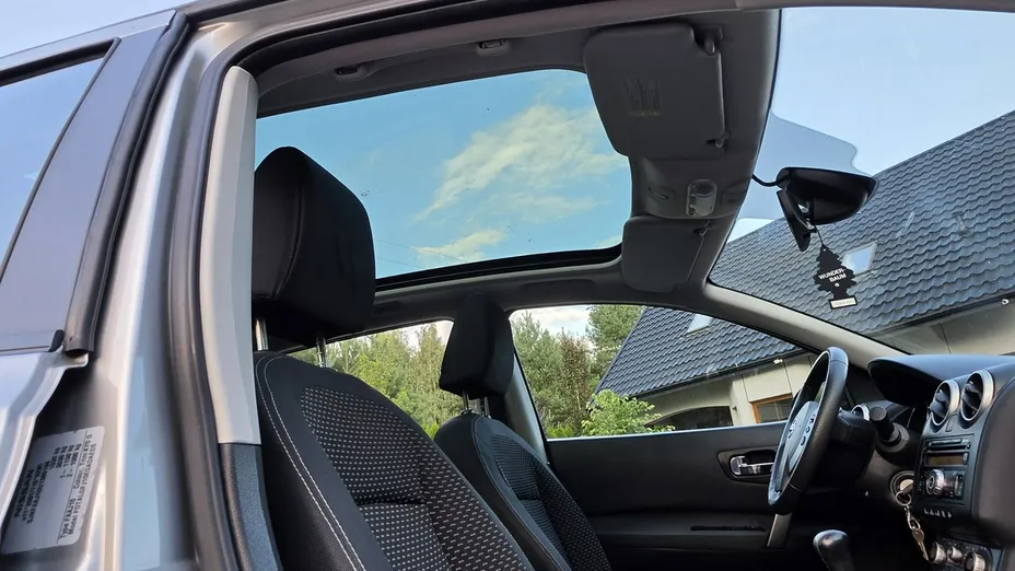 NISSAN Qashqai -