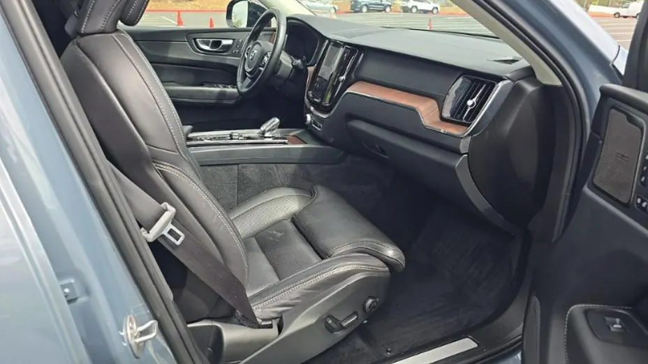 VOLVO XC60 -