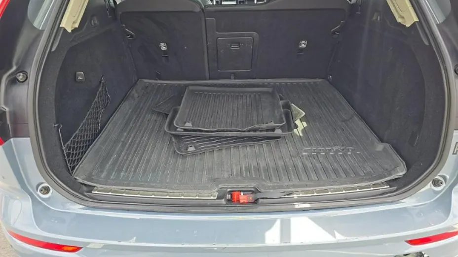 VOLVO XC60 -