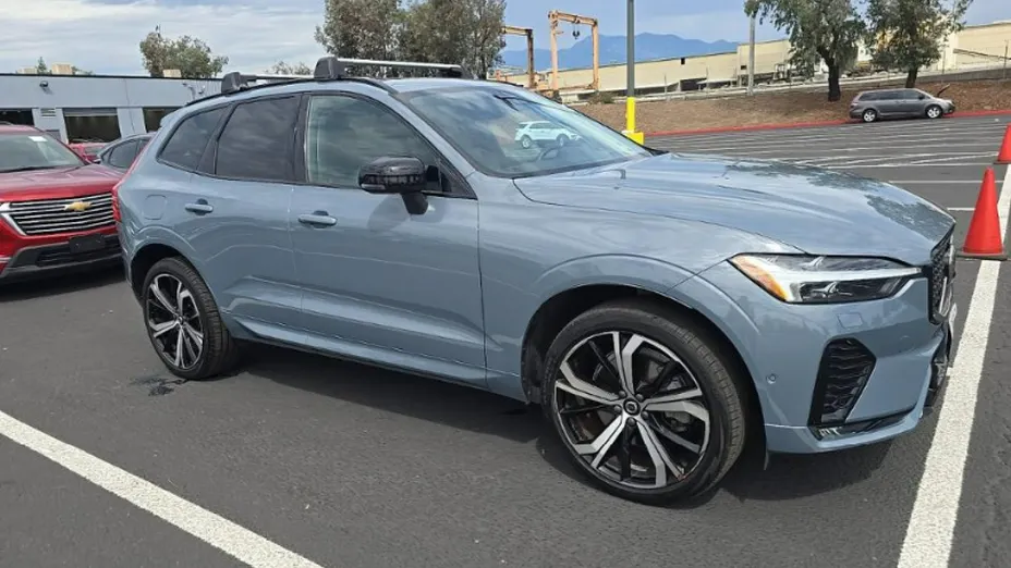VOLVO XC60 -