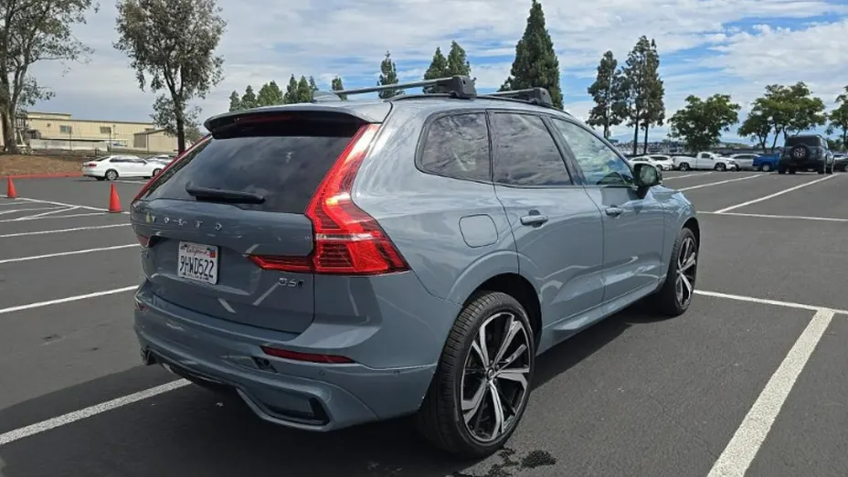 VOLVO XC60 -