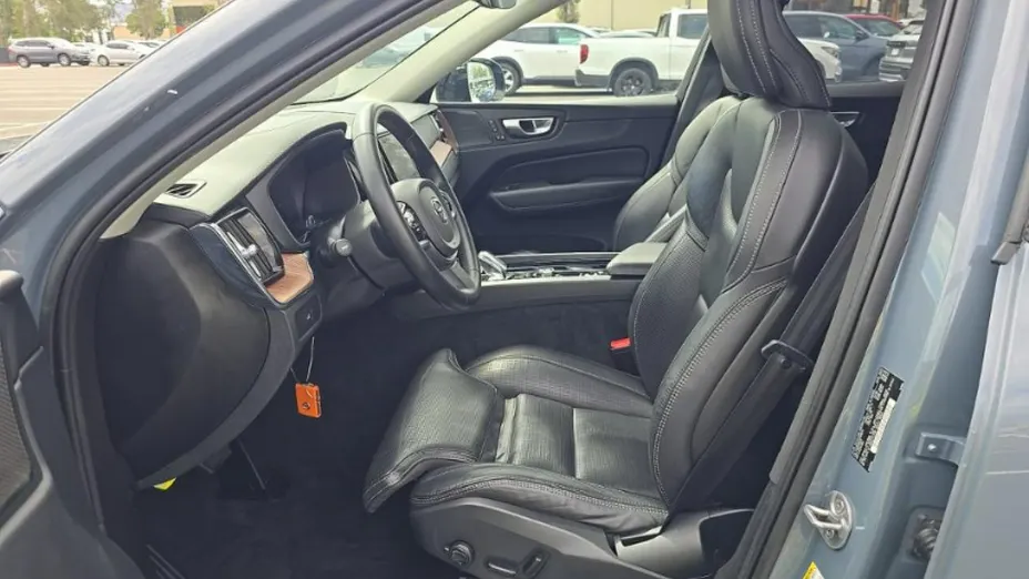 VOLVO XC60 -
