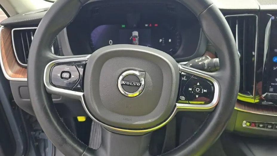 VOLVO XC60 -
