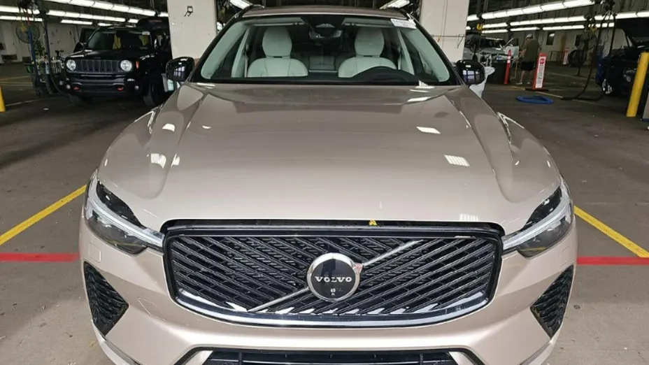 VOLVO XC60 -