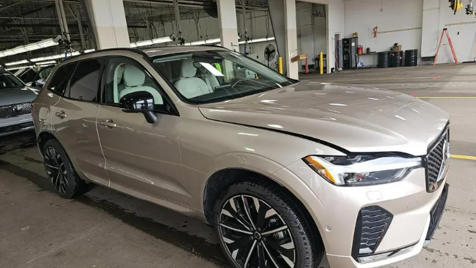 VOLVO XC60 -