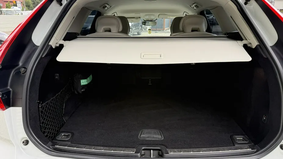 VOLVO XC60 -