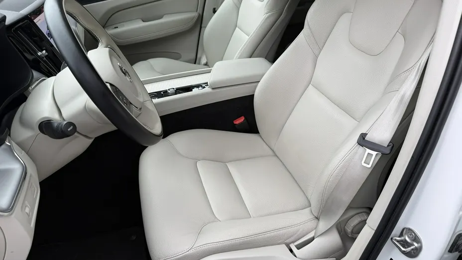 VOLVO XC60 -