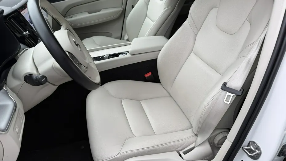 VOLVO XC60 -