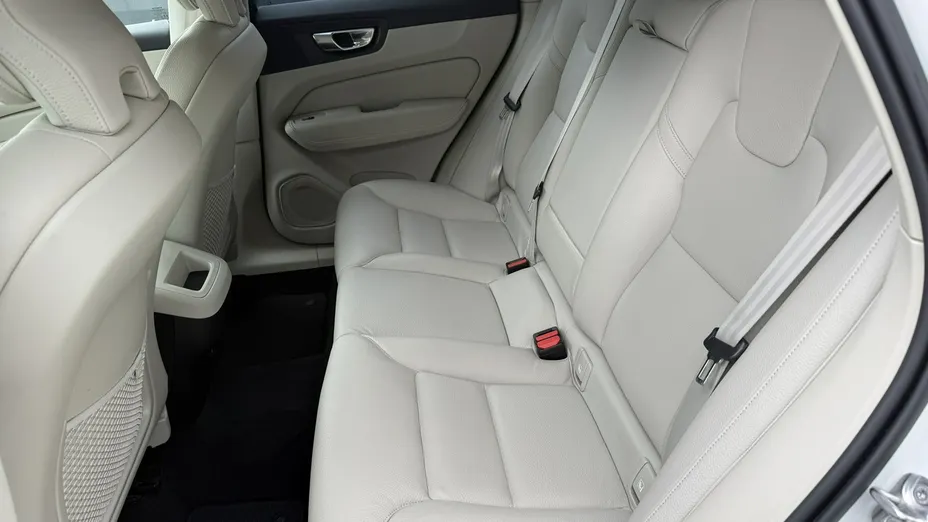 VOLVO XC60 -