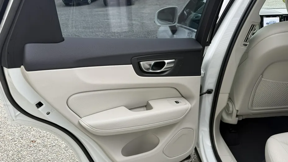 VOLVO XC60 -